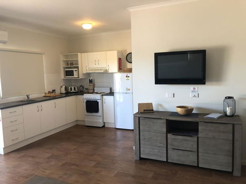 The Sundowner Cabin & Tourist Park - Kalgoorlie Accommodation 3