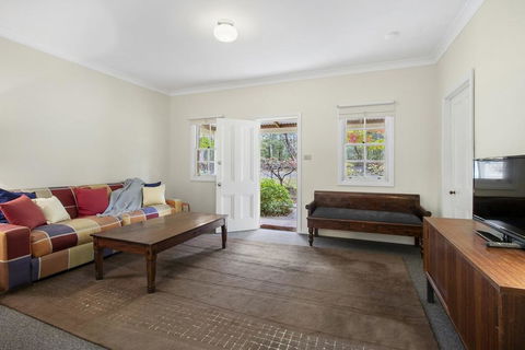 THE TEACHERS COTTAGE - Kalgoorlie Accommodation 0