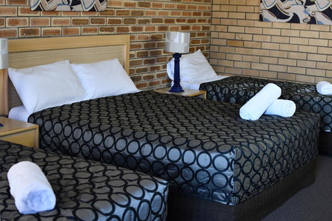 The Town House Motor Inn - Kalgoorlie Accommodation 3