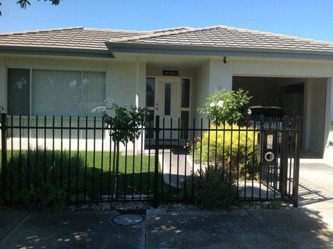 The Villa Kyabram - Kalgoorlie Accommodation 0