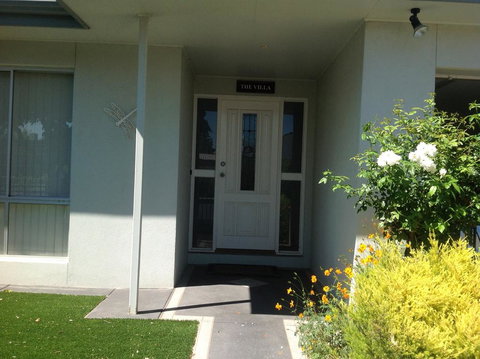 The Villa Kyabram - Kalgoorlie Accommodation 1