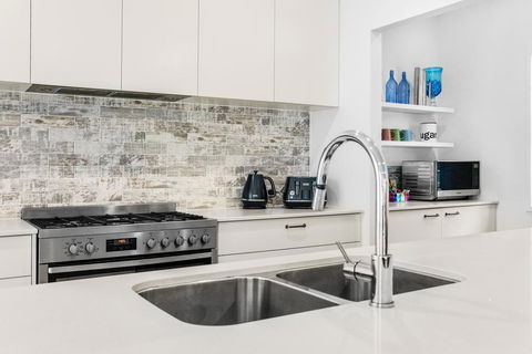 Three-Bed Family Entertainer Near Beach And Cafes - Kalgoorlie Accommodation 2