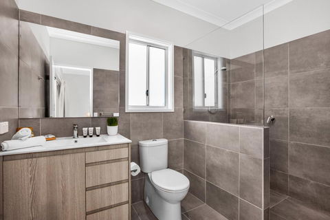 Three-Bed Family Entertainer Near Beach And Cafes - Kalgoorlie Accommodation 3