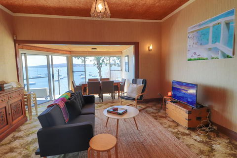 Tommy's Lakehouse - Kalgoorlie Accommodation 2