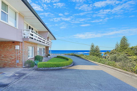 Toowoon Bay Beachside Unit, Unit 4 - Kalgoorlie Accommodation 0