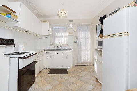 Toowoon Bay Beachside Unit, Unit 4 - Kalgoorlie Accommodation 1