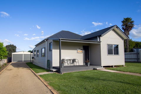 Topaz Cottage - Kalgoorlie Accommodation 0