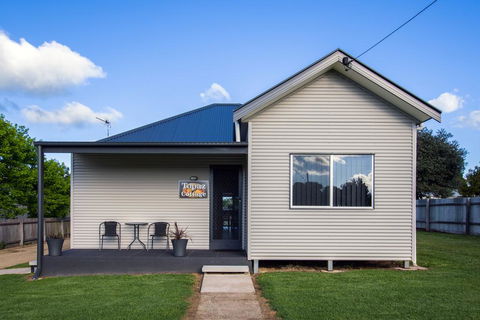 Topaz Cottage - Kalgoorlie Accommodation 1