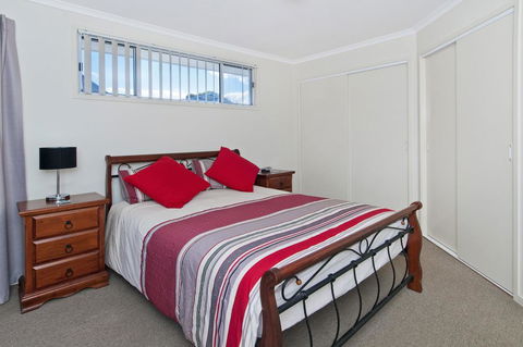 TOPVIEWS - 15Second Av BH - Kalgoorlie Accommodation 3