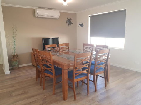 Towncrackers Guest House - Kalgoorlie Accommodation 2