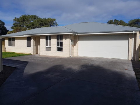 Towncrackers Guest House - Kalgoorlie Accommodation 0