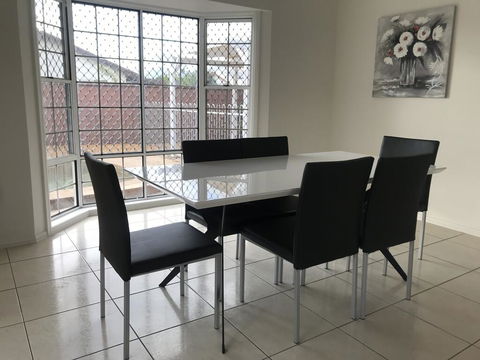 Townsville Wistaria Spacious Home - Kalgoorlie Accommodation 2