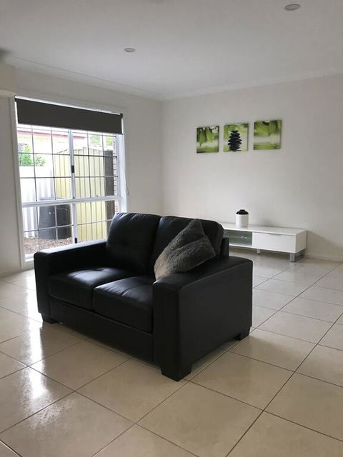 Townsville Wistaria Spacious Home - Kalgoorlie Accommodation 3