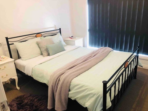Tranquil,Family,Pet Friendly,Free WiFi&Breakfast! - Kalgoorlie Accommodation 0