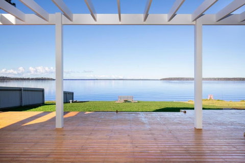 Tranquility Absolute Waterfront - Pet Friendly - 10 Mins To Hyams Beach - Kalgoorlie Accommodation 0