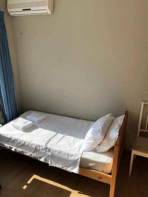 Traveler's Affordable Studio Unit (Beverly Hills) - Kalgoorlie Accommodation 3