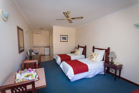 Tree Top Walk Motel - Kalgoorlie Accommodation 2
