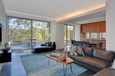 Treehouse Jervis Bay - Kalgoorlie Accommodation 1