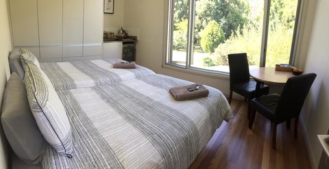 Treehouse Retreat - Kalgoorlie Accommodation 1