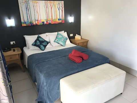 Tropical Lodge - Kalgoorlie Accommodation 0