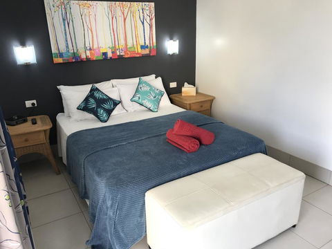 Tropical Lodge - Kalgoorlie Accommodation 0