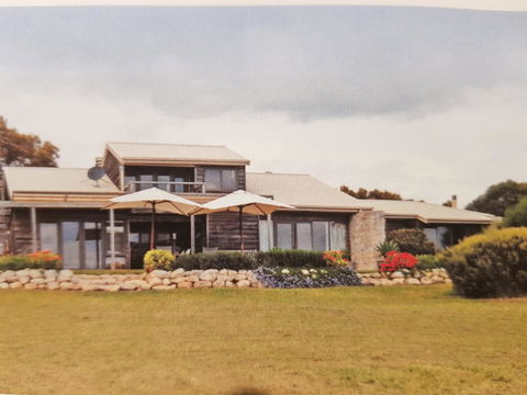 Tu Emuz Stone Beachfront Villa, Emu Bay, Kangaroo Is - Kalgoorlie Accommodation 2