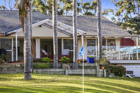 Tura Beach Golf Stays - Kalgoorlie Accommodation 0