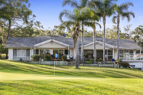 Tura Beach Golf Stays - Kalgoorlie Accommodation 1
