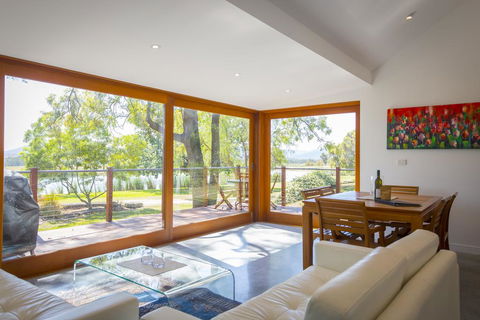 Two Doors - Kalgoorlie Accommodation 1