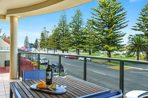 Ultimate Esplanade - 3 Storey Experience - WiFi - Kalgoorlie Accommodation 1