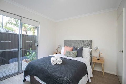 Ultimate Oasis Condo. Wifi + Netflix + Parking - Kalgoorlie Accommodation 1