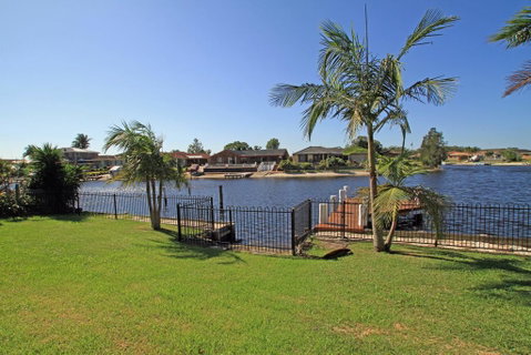Unbeatable Waterfront Location - Kalgoorlie Accommodation 0