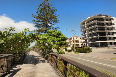Unit 2, The Rocks, 1746 David Low Way Coolum Beach - Kalgoorlie Accommodation 2