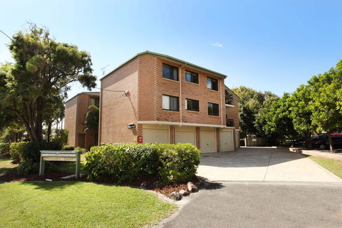 Unit 7, Belander Court, 34 Perry Street Coolum Beach, AIR CONDITIONED, 400 BOND, LINEN SUPPLIED - Kalgoorlie Accommodation 0