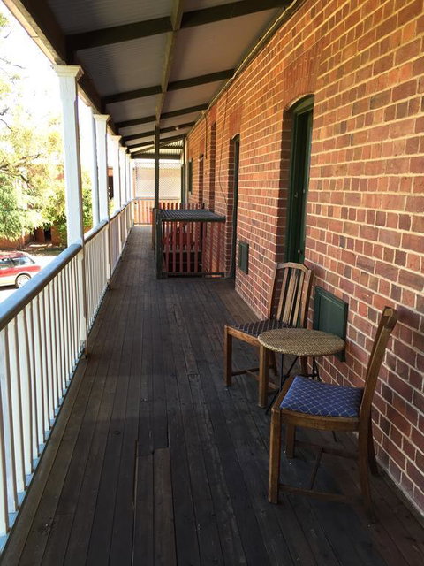 Victoria Hotel Rutherglen - Kalgoorlie Accommodation 3