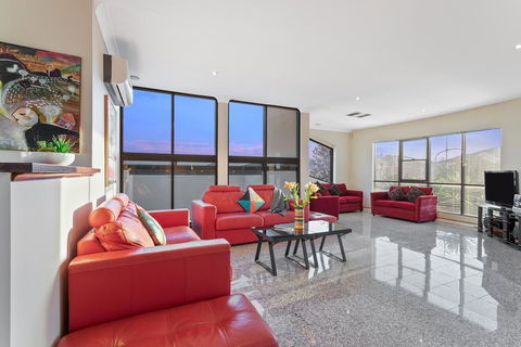 Villa De Marseilles - Melbourne - Kalgoorlie Accommodation 3