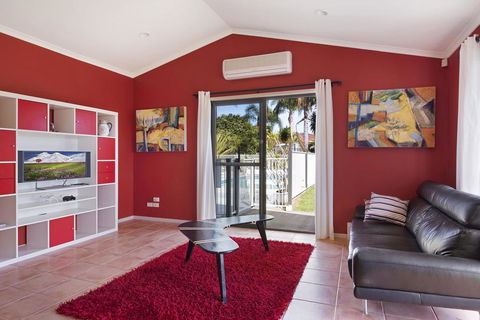 Village Drive 31 Ulladulla - Kalgoorlie Accommodation 1