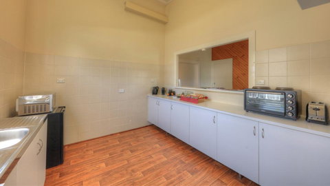Village Stays Coldstream Gallery Apartment - Kalgoorlie Accommodation 2