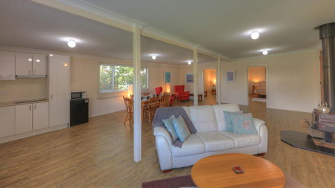 Village Stays Coldstream Gallery Bungalow - Kalgoorlie Accommodation 3