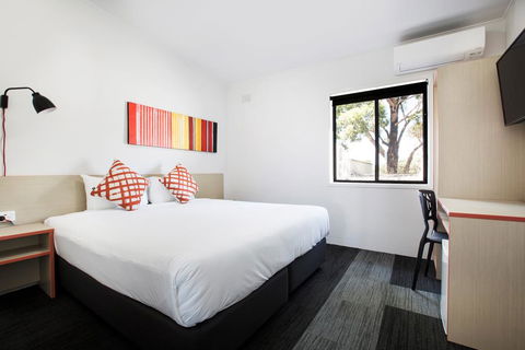 Villawood Hotel - Kalgoorlie Accommodation 0