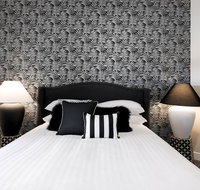 Walk everywhere in the city from a historic home - Kalgoorlie Accommodation