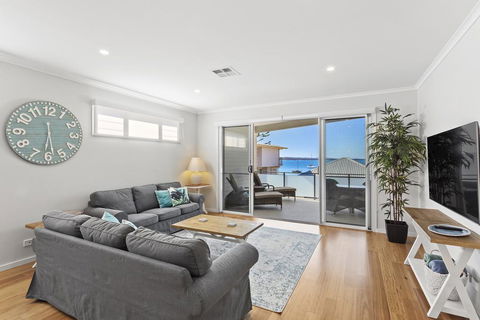 Wanda Waterfront Retreat - Beautiful Beach House - Kalgoorlie Accommodation 2