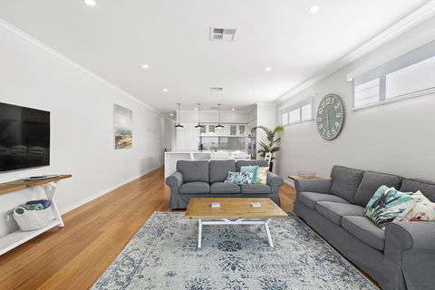 Wanda Waterfront Retreat - Beautiful Beach House - Kalgoorlie Accommodation 3