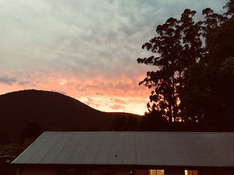 Warburton Holiday House - Kalgoorlie Accommodation 1