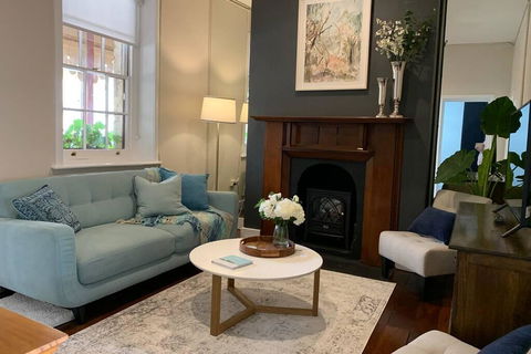 Warders Cottage: Iconic Cottage In The Heart Of Freo - Kalgoorlie Accommodation 2