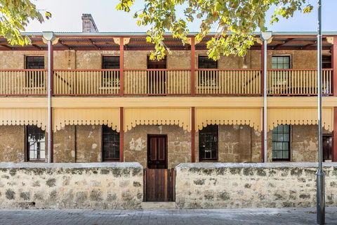 Warders Cottage: Iconic Cottage In The Heart Of Freo - Kalgoorlie Accommodation 0
