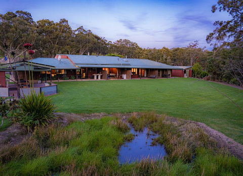Waterfall Springs Retreat - Kalgoorlie Accommodation 3