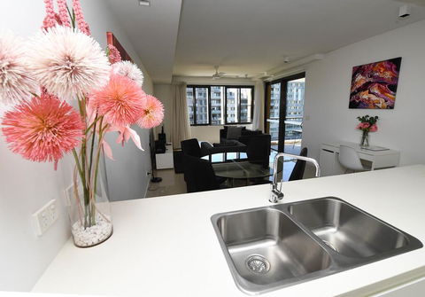 WATERFRONT DARWIN TROPICAL DELIGHT - Kalgoorlie Accommodation 0