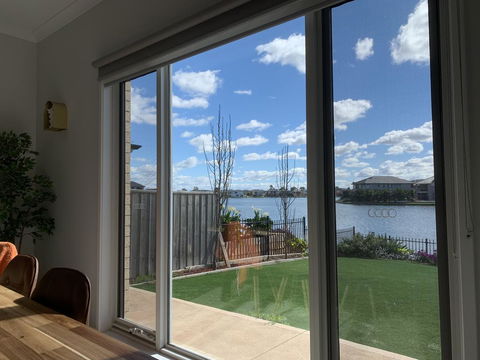Waterfront Grand Villa For Big Group - Kalgoorlie Accommodation 2