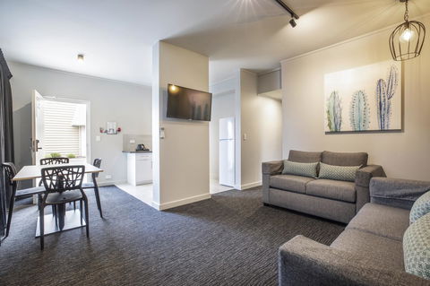 Nightcap At Excelsior Hotel - Kalgoorlie Accommodation 11